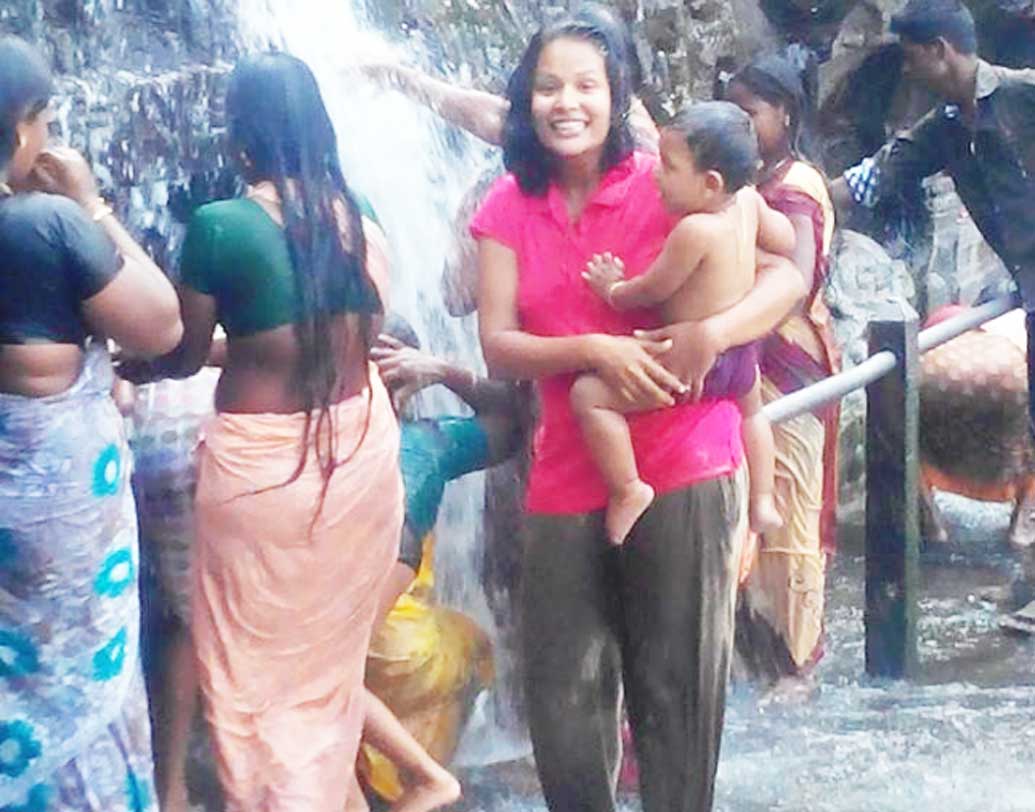 রুবির কথায়, ‘‘আমার স্বামী আমাকে এক বার বলেছিল যে, ও আমার প্রতি সমস্ত আগ্রহই হারিয়ে ফেলেছে। কারণ, আমি মোটা। তার পরেই আর এক মুহূর্তও দেরি না করে প্রচুর হাঁটাহাঁটি শুরু করে দিই।’’