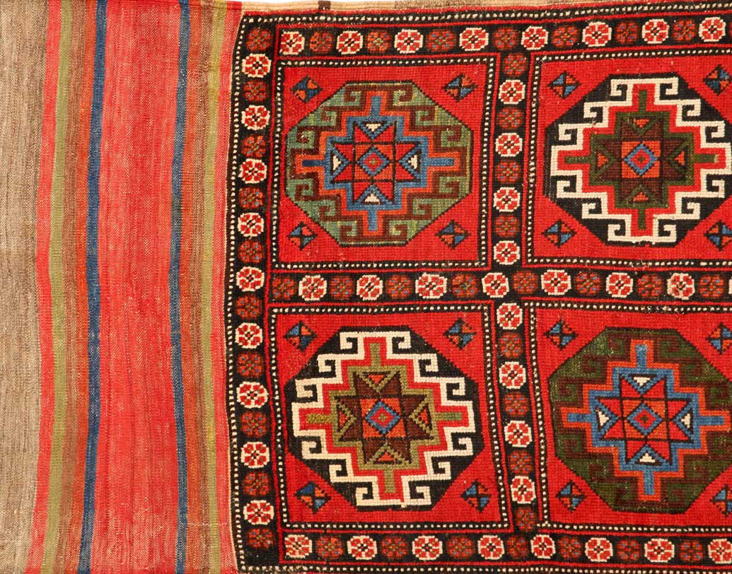 জিফি ব্যাগ বলে যাকে চেনেন, সেগুলো আসলে জিফি প্যাকেজিং কোম্পানি তৈরি করেন ১৯৬৪ সালে। ছোট্ট ব্যাগে অনেক কিছু রেখে দেওয়ার পদ্ধতি ছিল সেই ব্যাগে। তার পর থেকে এই ব্যাগ এতই বিখ্যাত হল যে অন্য সংস্তার ছোট ব্যাগকেও জিফি ব্যাগ বলেই ডাকি আমরা। ছবি: পিক্সঅ্যাবে।