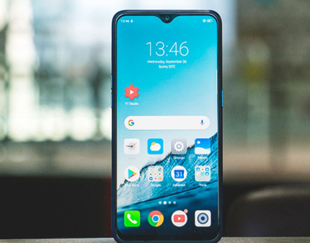 ফুল এইচডি প্লাস ৬.৩ ইঞ্চি ডিসপ্লে (১০৮০x২৩৪০ পিক্সেল)। আসপের্ট রেশিও ১৯.৫:৯ এবং ৪০৯ পিপিআই পিক্সেল ডেনসিটি।