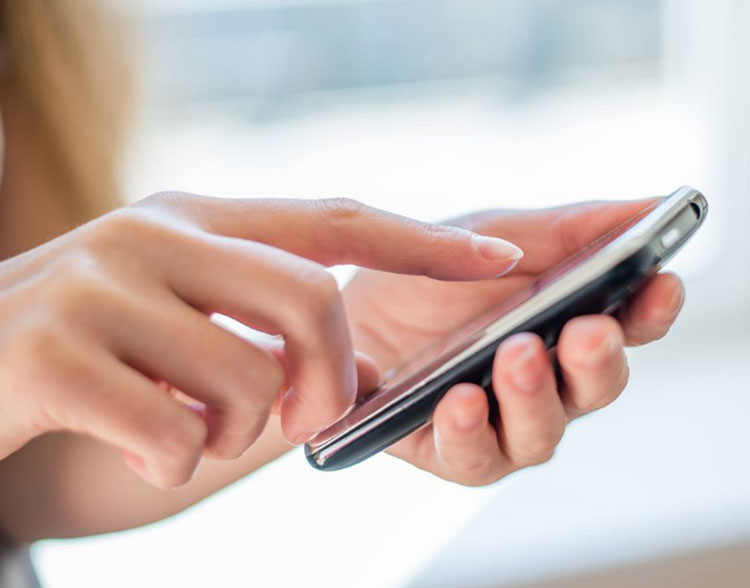 দুর্গম জায়গা, প্রত্যন্ত অঞ্চল এমনকি খনির নীচেও কর্মীরা নির্ঝঞ্ঝাটে গোটা দুনিয়ার সঙ্গে যোগাযোগ রাখতে পারবেন এই ফাইভ জি নেটওয়ার্ক এলে।