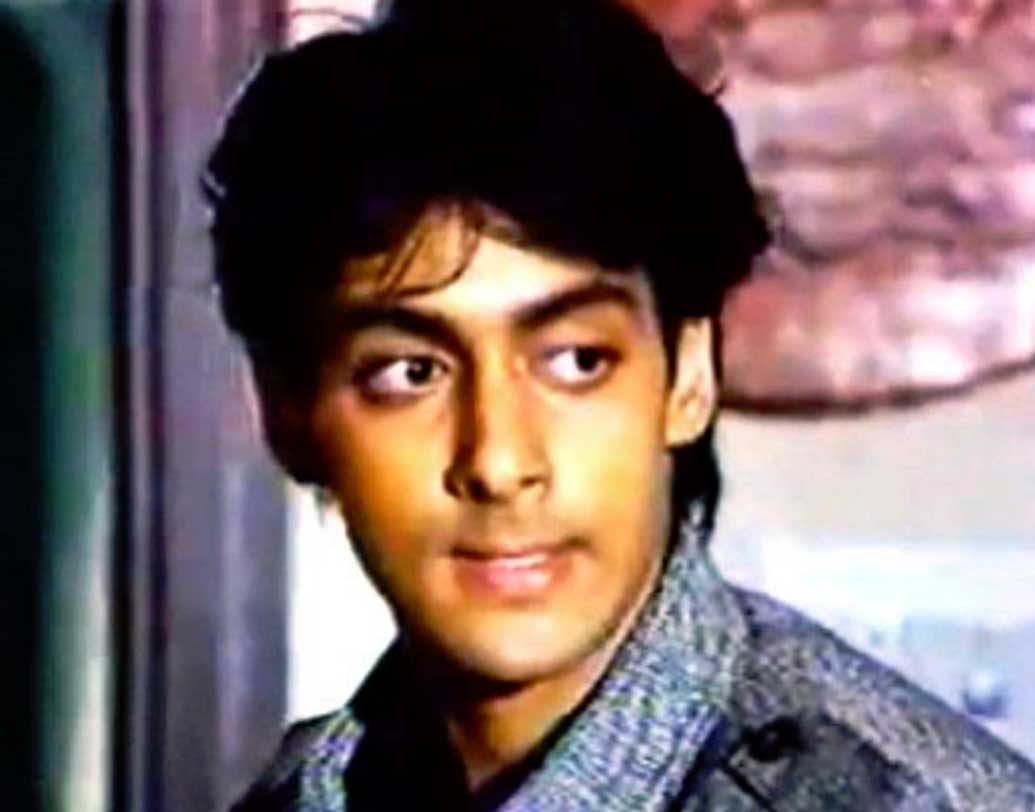 সলমনের প্রথম ছবি ‘বিবি হো তো অ্যায়সি’। মুখ্য ভূমিকায় না দেখা গেলেও পার্শ্বচরিত্রেও দর্শকের মনে দাগ কাটতে পারেননি সলমন। ফ্লপ করেছিল ছবিটি। তবে সলমনের পরের ছবি ‘ম্যায়নে প্যায়ার কিয়া’ বিরাট হিট হয়।