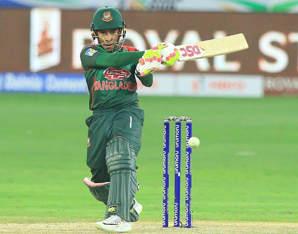 মুশফিকুর রহিম: পাকিস্তানের বিরুদ্ধে মাত্র এক রানের জন্য শতরান ফস্কেছেন। আজকের ম্যাচেও প্রথমে বড় রান হোক বা রান তাড়া করা, সব ক্ষেত্রেই মুশফিকুরের দিকে তাকিয়ে থাকবে বাংলাদেশ।