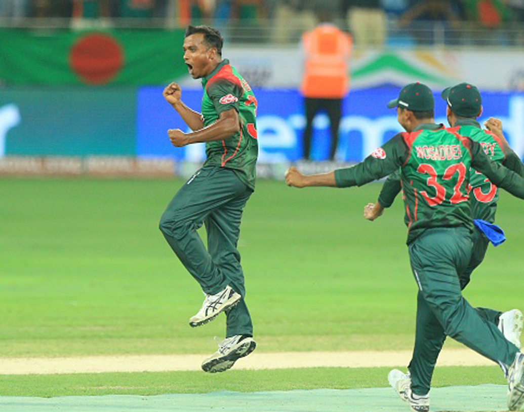 রুবেল হোসেন: বোলার রুবেল হোসেনের আঁটোসাটো বোলিং ভারতীয়দের সমস্যার ফেলতে পারে। আজকের ম্যাচে রুবেলের বাদ পড়ার সম্ভাবনা প্রায় নেই।