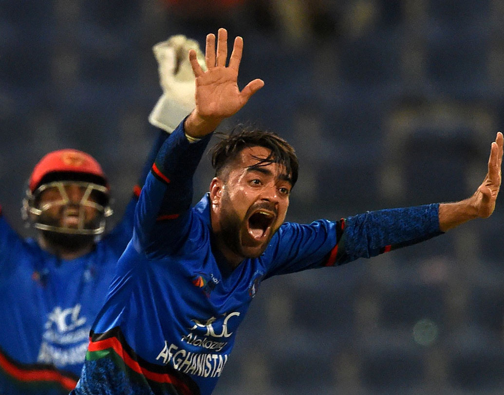 রশিদ খান: নামটাই যেন বিস্ময় তৈরি করেছে। আইপিএল থেকে বিস্ময় শুরু হয়েছিল, এশিয়া কাপেও তার ঝলক দেখা গেল। ১০ উইকেট নিয়ে এশিয়া কাপে আফগানিস্তানের সেরা বেলার তিনিই।