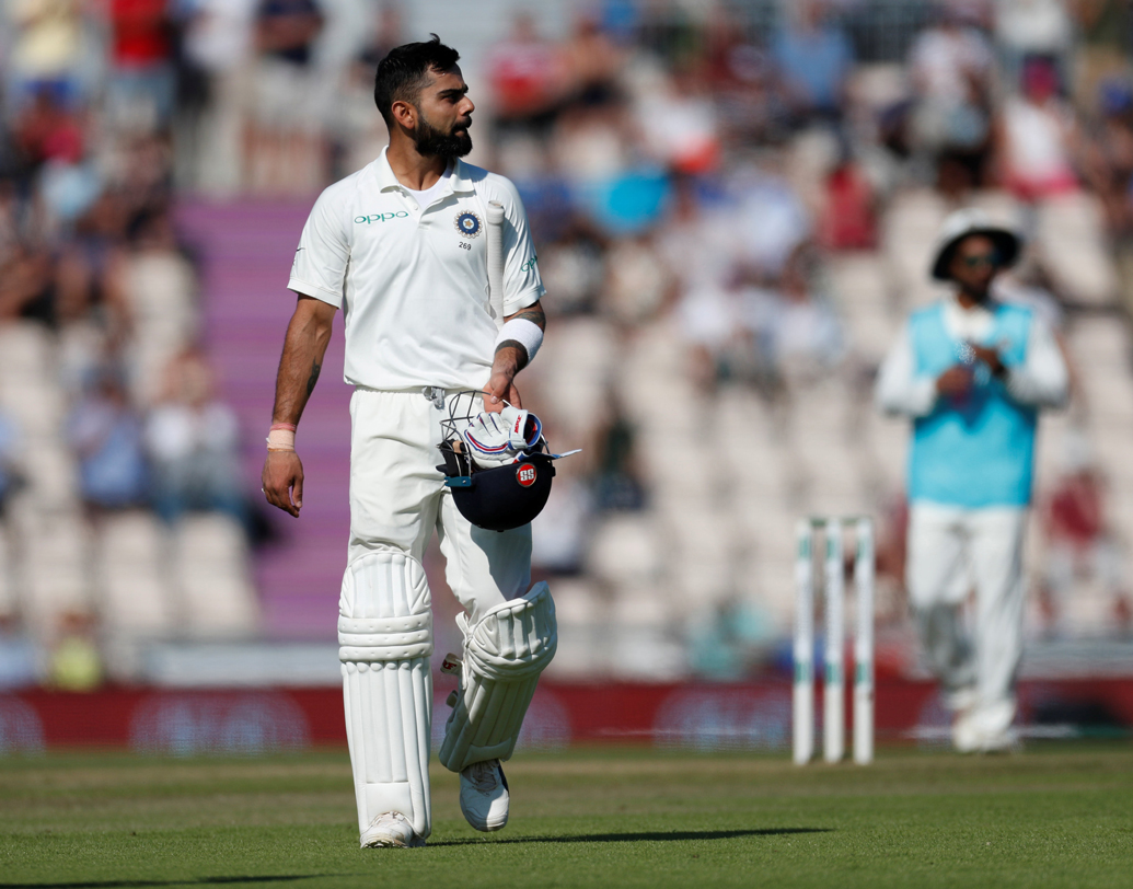 ভারতীয় ব্যাটসম্যানদের ব্যর্থতায় চতুর্থ টেস্ট হারল ভারত। একই সঙ্গে বিদেশের মাটিতে টেস্ট সিরিজ হারের কলঙ্কজনক রেকর্ড থেকেও মুক্তি পেল না কোহালির টিম ইন্ডিয়া।