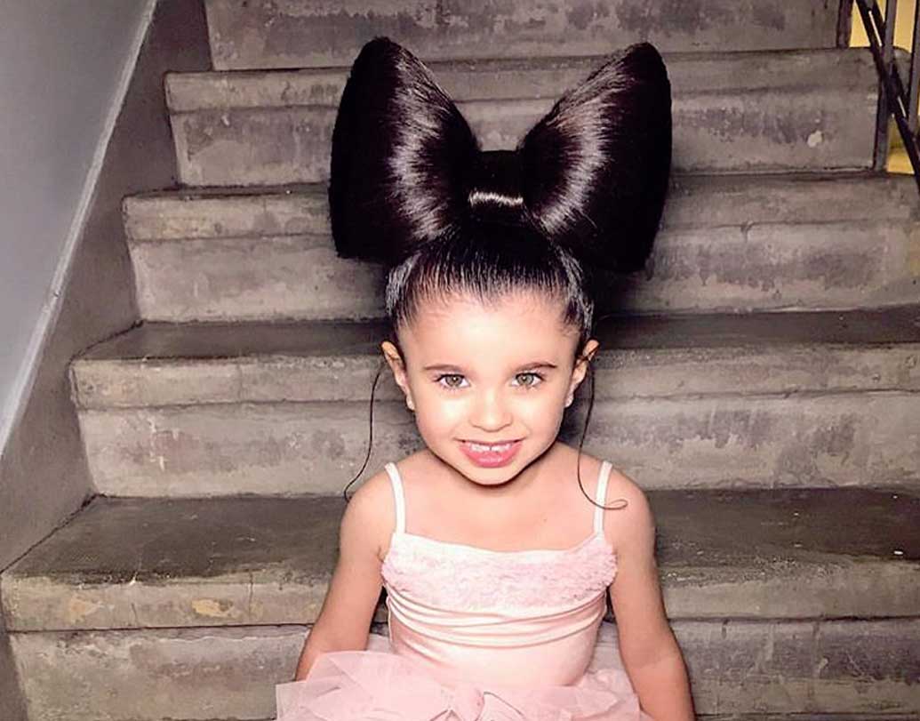 মিয়ার ছবি ছাপা হয়েছে ব্রিটেনের ‘ভোগ’ পত্রিকার প্রচ্ছদেও।