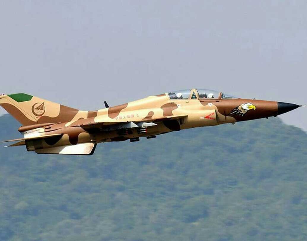 বিমানটি অনেক কম খরচে পুরোপুরি চিনে বানানো হয়েছে। তবে ইঞ্জিন বানানোর জন্য রাশিয়ার থেকে বিভিন্ন যন্ত্রাংশ কিনেছে বেজিং। কারণ, ইঞ্জিন পুরোপুরি বানানোর মতো প্রযুক্তি এখনও চিনের কাছে নেই।