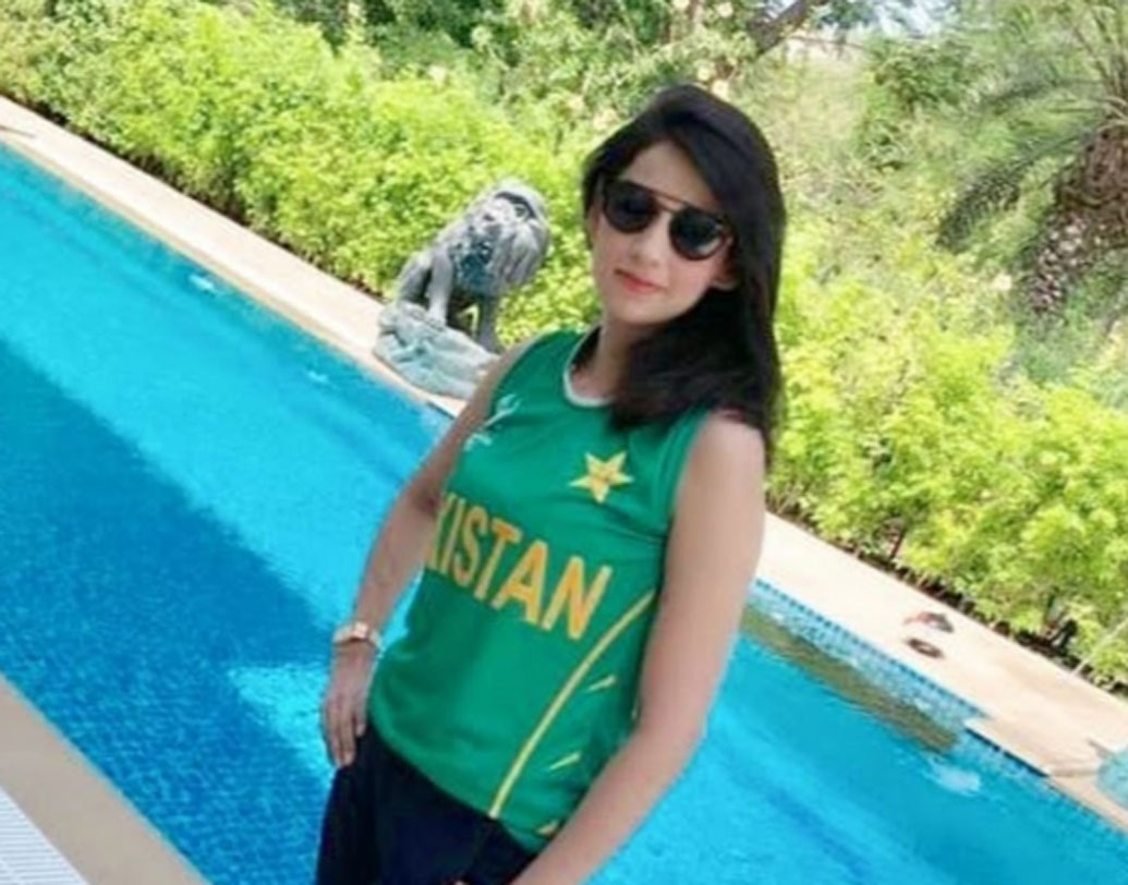 ম্যাচের পর দিনই এক বন্ধু ফোন করে রিজলাকে জানান, তাঁকে রেডিওর লোকেরা খুঁজছে সাক্ষাত্কারের জন্য। তাঁর স্বামীও বলেন, পাঁচ মিনিটের খ্যাতি উপভোগ করে নাও।