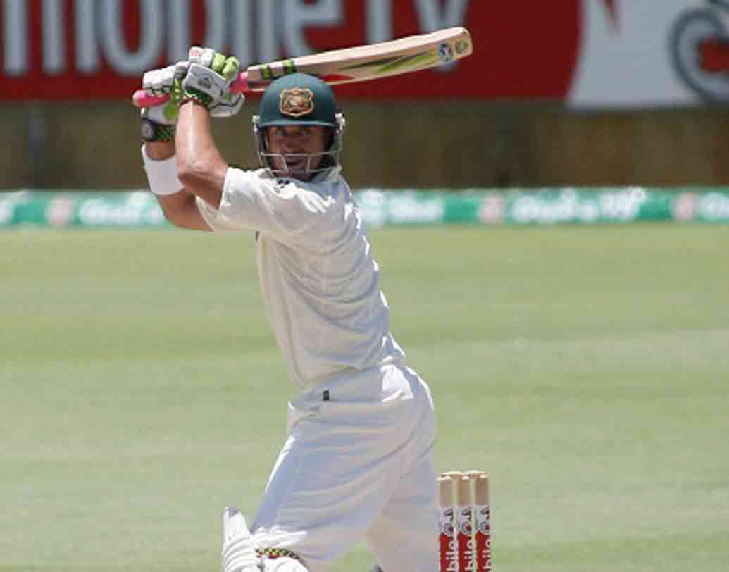 ম্যাথু হেডেন: অস্ট্রেলিয়ার এই ওপেনিং ব্যাটসম্যান দক্ষিণ আফ্রিকার বিরুদ্ধে ১৯৯৪ সালে প্রথম টেস্ট খেলেন। একশোর বেশি টেস্ট খেলা হেডেন ২০০৯ সালে একই দলের বিরুদ্ধে শেষ ম্যাচ খেলেন।