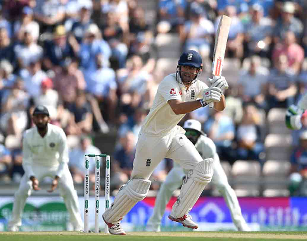 অ্যালেস্টেয়ার কুক: এই তালিকায় নবতম সংযোজন হতে যাচ্ছেন কুক। ঘোষণা মতো ওভাল টেস্টের পর সরে দাঁড়ালে তিনিও একই দলের বিরুদ্ধে শুরু এবং শেষ করবেন টেস্ট কেরিয়ার।