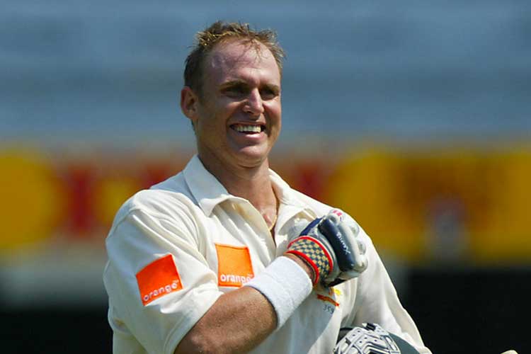 গুচের ওপেনিং পার্টনার হিসেবে কুক বেছে নিয়েছেন অস্ট্রেলিয়ার প্রাক্তন ওপেনার ম্যাথু হেডেনকে। বাঁ-হাতি হেডেনকে নেওয়ায় ডান হাতি-বাঁ হাতি কম্বিনেশনও রইল। ১০৩ টেস্টে ৫০.৭৩ গড়ে হেডেন করেছেন ৮৬২৫ রান। সর্বাধিক ৩৮০। শতরানের সংখ্যা ৩০। অর্ধশতরান ২৯। এই দলে নিজেকে রাখেননি কুক।