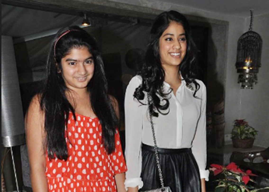 কপূর পরিবারের সঙ্গে বারবারই দেখা যায় তাঁকে। বিশেষ করে শ্রীদেবী, জাহ্নবী এমনকি বনি কপূরের সঙ্গে অনেক ছবিতেই ধরা পড়েছেন তিনিও।