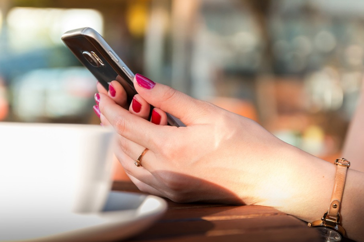 *#62#: আপনার ফোন বন্ধ। অথচ বন্ধু-বান্ধবরা ফোন করলে রিং হচ্ছে এবং অন্য একটি নম্বরে ফোন চলে যাচ্ছে। এই নম্বর ডায়াল করলে খুব সহজেই জানতে পেরে যাবেন কোন নম্বরে আপনার ফোন বা মেসেজ ফরওয়ার্ড হচ্ছে।