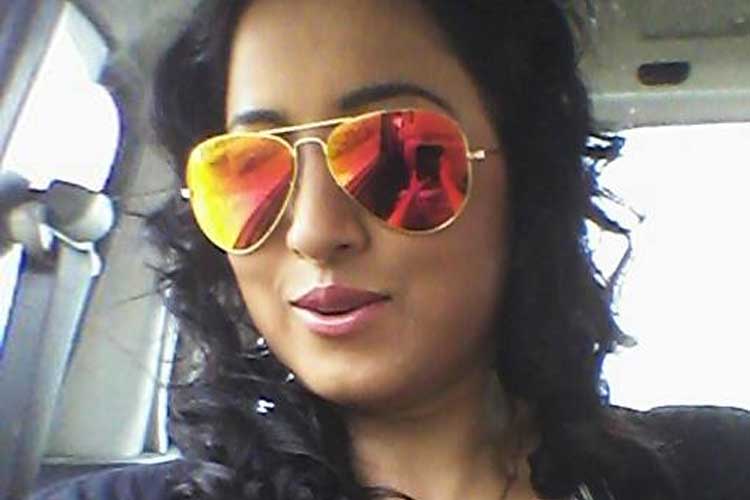 মেয়ের মৃত্যুর খবর পেয়েই শিলিগুড়ি পৌঁছেছেন পায়েলের বাবা। জামাইয়ের বিরুদ্ধে তাঁর কোনও অভিযোগ না থাকলেও মেয়ের মৃত্যুর জন্য ছেলেকে কাছে না পাওয়ার মানসিক টানাপড়েনকেই দায়ী করেছেন তিনি।