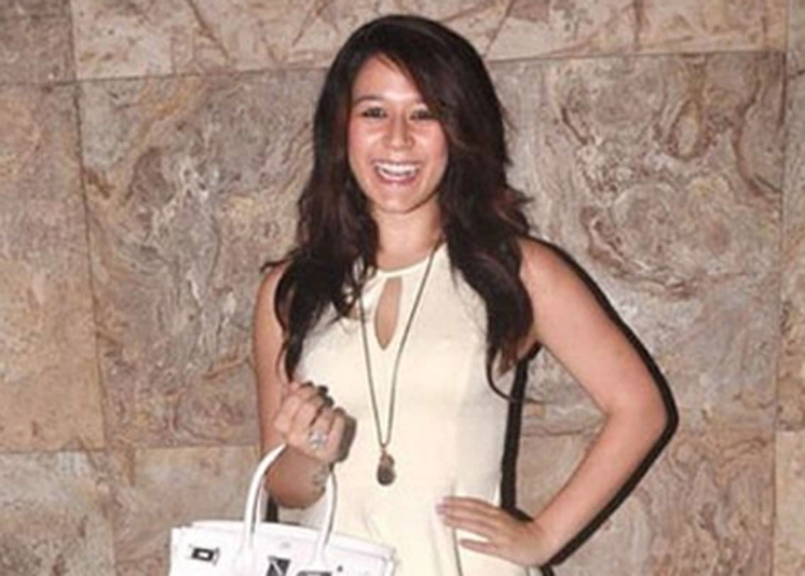 কৃষ্ণা শ্রফ: জ্যাকি শ্রফের সন্তান টাইগার এবং কৃষ্ণা শ্রফ দু’জনেই আমেরিকান স্কুল অফ বম্বে-তে পড়েছেন। বর্তমানে কৃষ্ণা ফিল্ম পরিচালনা নিয়ে পড়াশোনা করছেন। খুব তাড়াতাড়ি হয়তো দর্শক টাইগার শ্রফকে বোনের ফিল্মে দেখতে পারবেন।