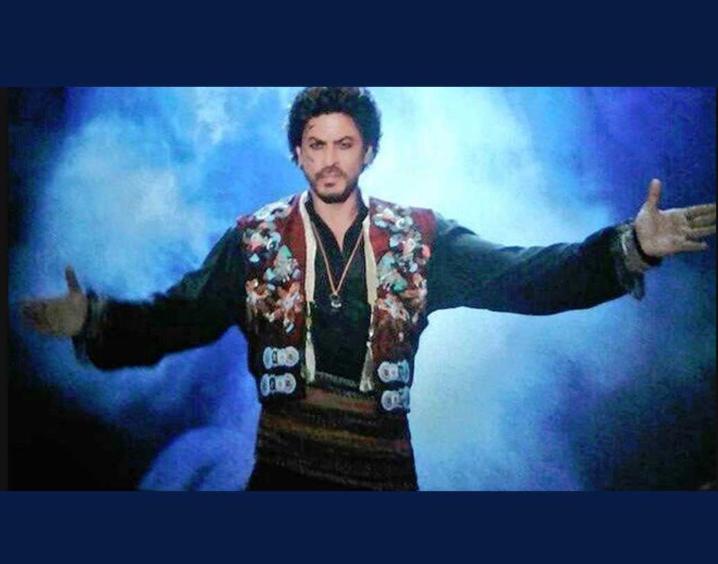 সলমন খানের পর এ বার পালা শাহরুখ খানের। সল্লু ভাইয়ের ওই ফিল্মে ম্যাজিশিয়ানের রোলে সামান্য সময়ই স্ক্রিনে ছিলেন শাহরুখ। তবে দর্শকদের কাছে কোনও ম্যাজিকই দেখাতে পারেননি তিনি। ফলে শাহরুখকে ভুলে যেতেও সময় নেননি তাঁরা।