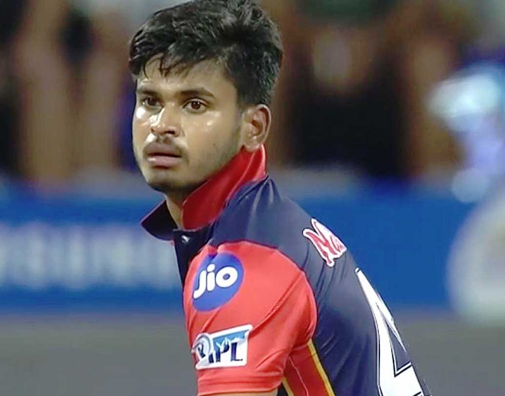 গত তিন বছর ধরে ঘরোয়া ক্রিকেটে ধারাবাহিক পারফরম্যান্স রয়েছে শ্রেয়সের। ভারতীয় দলে নিয়মিত না হলেও তাঁর টেকনিক ও মানসিকতায় পরিণত ছাপ দেখেছেন অনেকেই। ইন্ডিয়া ‘এ’-র ক্যাপ্টেন্সির অভিজ্ঞতাও রয়েছে তাঁর কাছে। ছবি: সংগৃহীত।