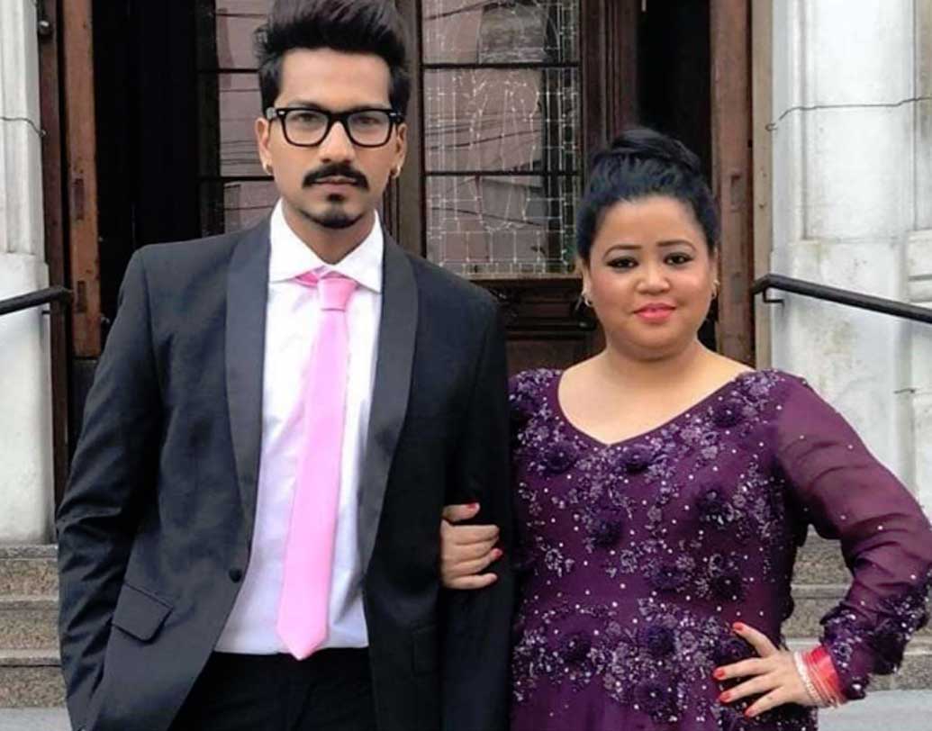 কমেডি কুইন ভারতী সিংহ এ বার বিগ বস-এ। একা নন, সঙ্গে হ্যান্ডসাম হাজ়ব্যান্ড হর্ষ লিম্বাচিয়া। জানিয়েছেন, হর্ষ যদি এলিমিনেট হয়েও যান, তিনি কিন্তু জিততেই এসেছেন। কেন এলেন বিগ বস-এ? ভারতীর সাফ জবাব, “টাকার জন্য!” তা কত টাকা পাচ্ছেন ভারতী? শোনা যাচ্ছে, ফি সপ্তাহে ৫০ লাখের কাছাকাছি ঢুকবে তাঁর ঘরে।