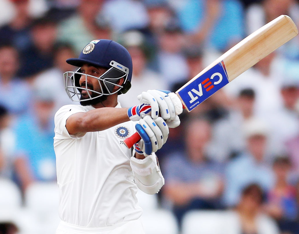 বিদেশে অজিঙ্ক রাহানের অসাধারণ রেকর্ড থাকলেও দক্ষিণ আফ্রিকার ওই সিরিজের প্রথমে তাঁকে রিজ়ার্ভে রেখেছিলেন বিরাট কোহালি। রাহানের বদলে দলে রোহিত শর্মাকে নিলেও পুরোপুরি ব্যর্থ হন তিনি। শেষ টেষ্টে রোহিতের বদলে রাহানেকে নিতে বাধ্য হন কোহালি। জোহানেসবার্গের সে ম্যাচেদলের জয়ে বড় ভূমিকা নেন তিনি।