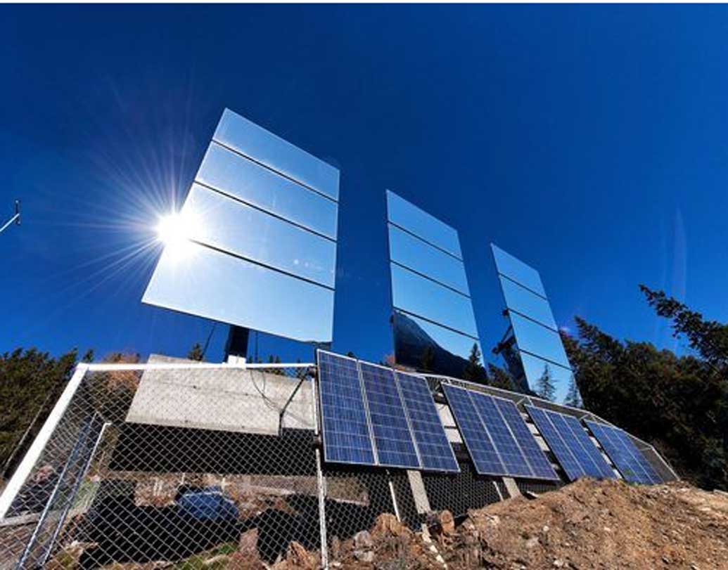 মার্টিনের ভাবনাতেই উঁচু পাহাড়ের বাধা টপকে শীতকালেও জুকন পেল সূর্যের আলো। তবে সরাসরি নয়, প্রতিফলিত হয়ে। সে জন্য প্রায় ১৫ মিটার বা ৫০ ফুট দীর্ঘ তিনটি আয়না তৈরি করা হল। হেলিকপ্টারে করে সেগুলিকে বসানো হল জুকন-সংলগ্ন পর্বতের গায়ে। ২০১৩ সালের অক্টোবরের শেষেই চালু হয় এই প্রক্রিয়া।