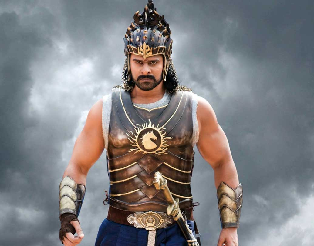 প্রভাস: বাহুবলী তারকার আসল নাম জানেন? ভেঙ্কট সত্যনারায়ণ প্রভাস রাজু উপ্পলপতি। ২০০২ সালে ‘ঈশ্বর’ ছবি দিয়ে ডেবিউ করেন। বাহুবলীর পর আর পিছন ফিরে তাকাতে হয়নি।