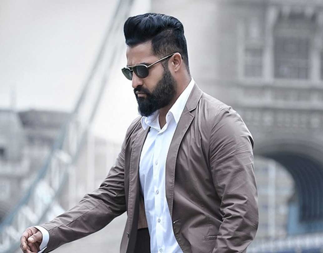 জুনিয়র এনটিআর: তেলুগু ছবির জগতে অন্যতম পরিচিত মুখ তিনি। তাঁর আসল নাম নন্দামুরি তারকা রামারাও।