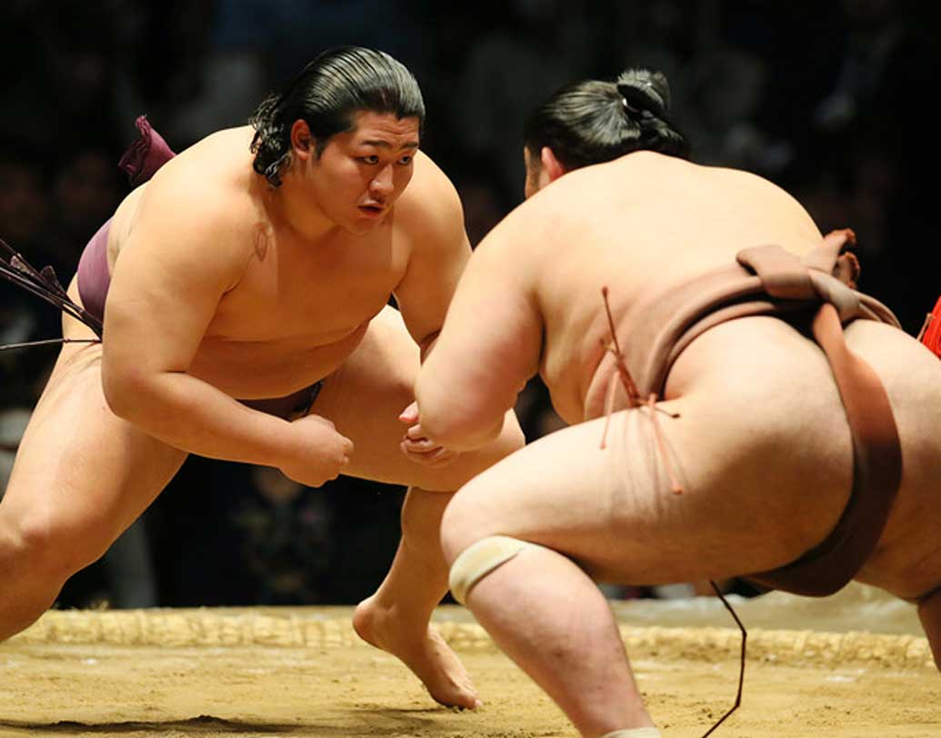 সুমো পালোয়ানদের সবচেয়ে পছন্দের খাদ্য হল বিশেষ ধরনের স্ট্যু। স্থানীয় ভাষায় একে বলা হয়, চাঙ্কো নাবে। নাবের অর্থ পাত্র বা বাটি।প্রজন্মের পর প্রজন্ম ধরে চাঙ্কোই খাচ্ছে তাঁরা। সাধারণত তাঁদের হাতে বানানো যে কোনও খাবারকেই চাঙ্কো বলা যেতে পারে।