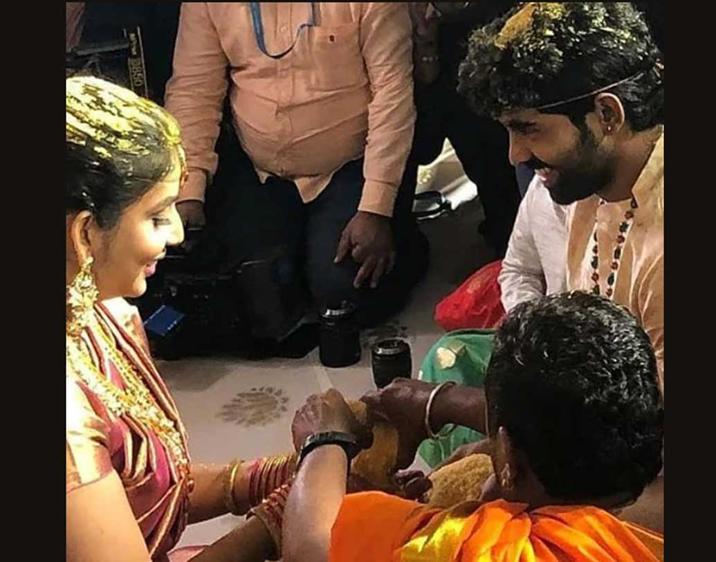 রাজামৌলির ছেলে অর্থাৎ বাহুবলীর ইউনিট পরিচালক কার্তিকেয়র বিয়ে। এই বিয়েতেই মেতে উঠছেল দক্ষিণ ভারতীয় ছবির জগতের তারকারা।