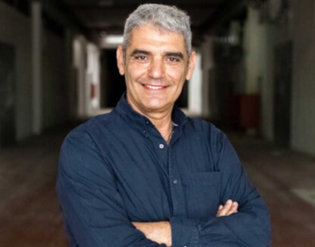 ইজরায়েলের সংস্থা ফিনার্জির সিইও আভিভ জিদনের মাথায় এসেছিল এই ভাবনাটি। তাঁর কাছে এই সং‌ক্রান্ত আরও ১৫টি পেটেন্ট রয়েছে। পজিশনিং সিস্টেম, নেটওয়ার্ক প্রোটোকল, নেভিগেশন অ্যাকিউরেসি নিয়েও কাজ করেন তিনি।