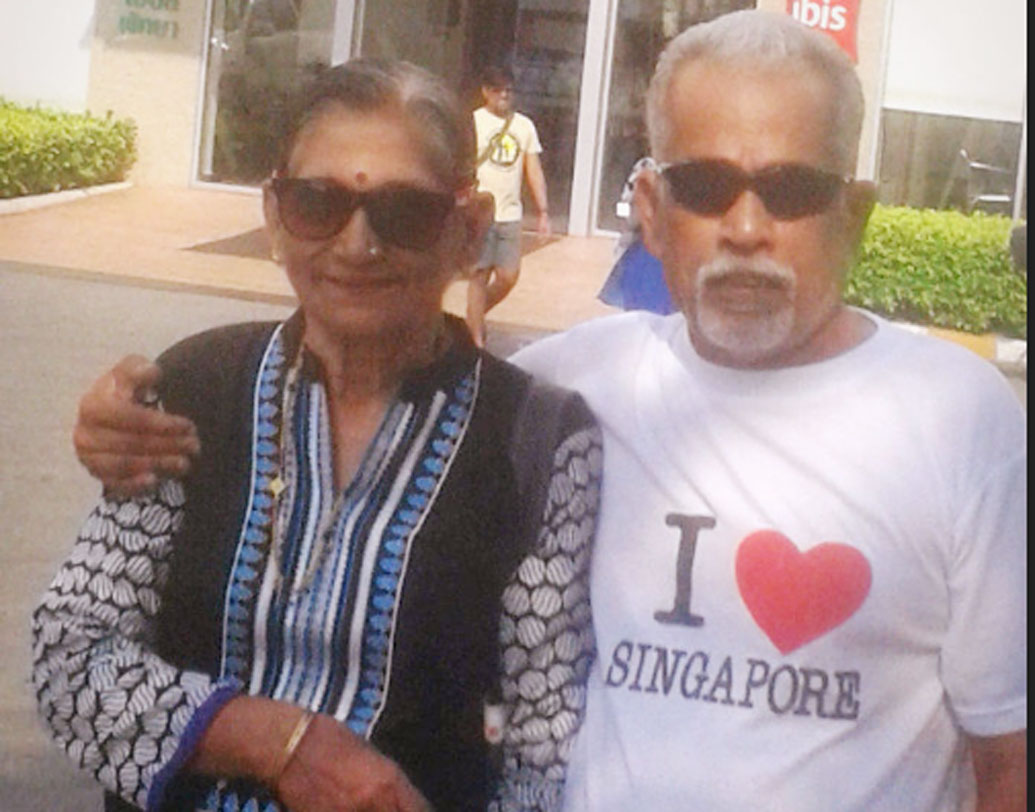 বিজয়ন জানিয়েছেন, ইতিমধ্যে সুইৎজারল্যান্ড, সিঙ্গাপুর, পেরু, ব্রাজিল, আর্জেন্টিনা, আমেরিকা–সহ ২৩টা দেশ ঘোরা হয়ে গিয়েছে তাঁদের। এ বার তাঁদের তালিকায় রয়েছে সুইডেন, ডেনমার্ক, নেদারল্যান্ডস, গ্রিনল্যান্ড, নরওয়ে। কিন্তু কী ভাবে বিদেশযাত্রার এই বিশাল খরচ জোগান তাঁরা?