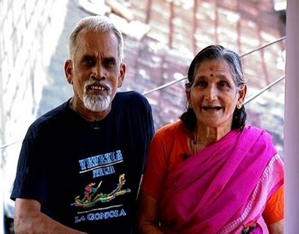 আর পাঁচজন দম্পতির মতো বিজয়ন ও মোহনারও দীর্ঘ দাম্পত্য জীবনে অনেক মতবিরোধ হয়েছে। তবে তাঁদের মধ্যে একটাই মিল। দু’জনেই দেশ-বিদেশ ঘোরার স্বপ্ন নিয়ে বাঁচেন। সেই স্বপ্নের জোরেই এখন তাঁদের কাহিনি সোশ্যাল মিডিয়া সেনসেশন।