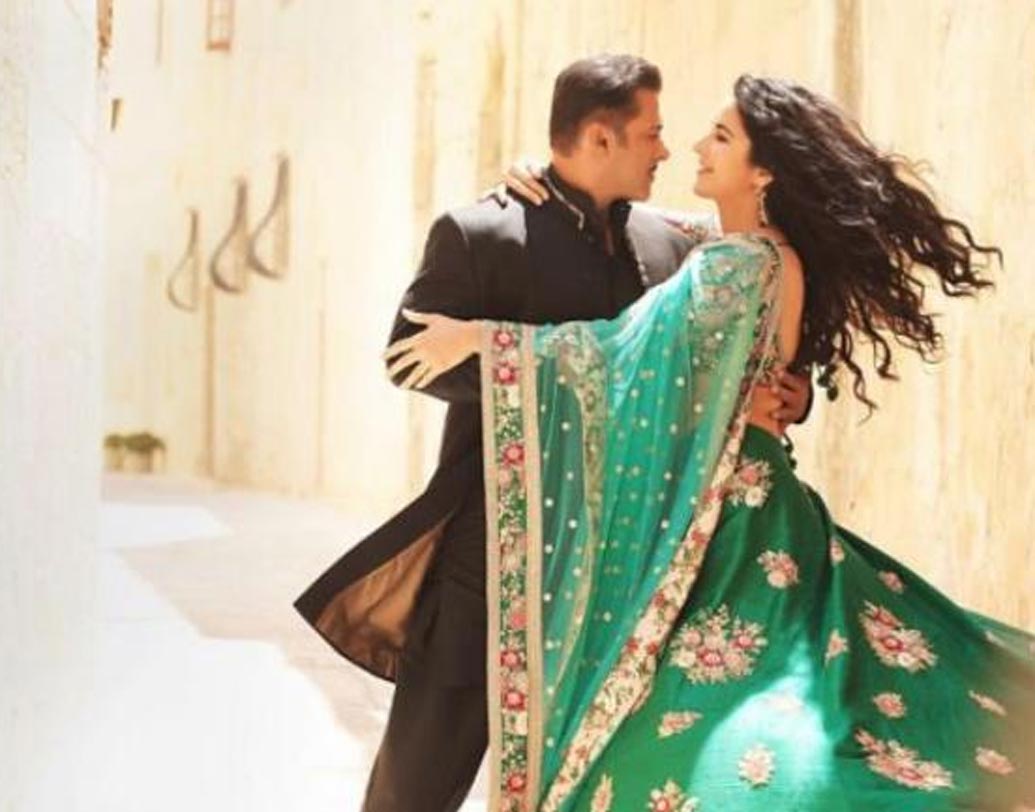 ভারত: দক্ষিণ কোরীয় ছবি ‘ওড টু মাই ফাদার’ ছবির রিমেক সলমন খান-ক্যাটরিনা কইফ অভিনীত ছবিটি। আলি আব্বাস জাফরের এই বিগ বাজেটের ছবিও মুক্তি পাওয়ার কথা এই বছরেই।