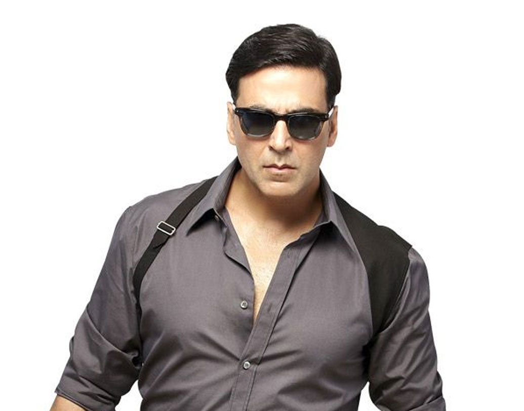 ইএসপি প্রপার্টি অর্থাৎ খেলা ও বিনোদনের জগতের ‘কমার্শিয়াল ও ক্রিয়েটিভ অ্যাডভাইসর’-এর স্বত্ব যাদের কাছে থাকে, তাঁদের থেকে নেওয়া তথ্য নিয়ে ডাফ অ্যান্ড ফেল্পসের এই সমীক্ষা বলছে, তৃতীয় স্থানেও কিন্তু খানদের প্রাধান্য নেই। ‘প্যাডম্যান’ নায়ক অক্ষয় কুমার রয়েছেন তৃতীয় স্থানে। তাঁর ব্র্যান্ড ভ্যালু ৬৭.৩ মিলিয়ন ডলার অর্থাৎ ভারতীয় মুদ্রায় প্রায় ৪৪৭ কোটি টাকা ।