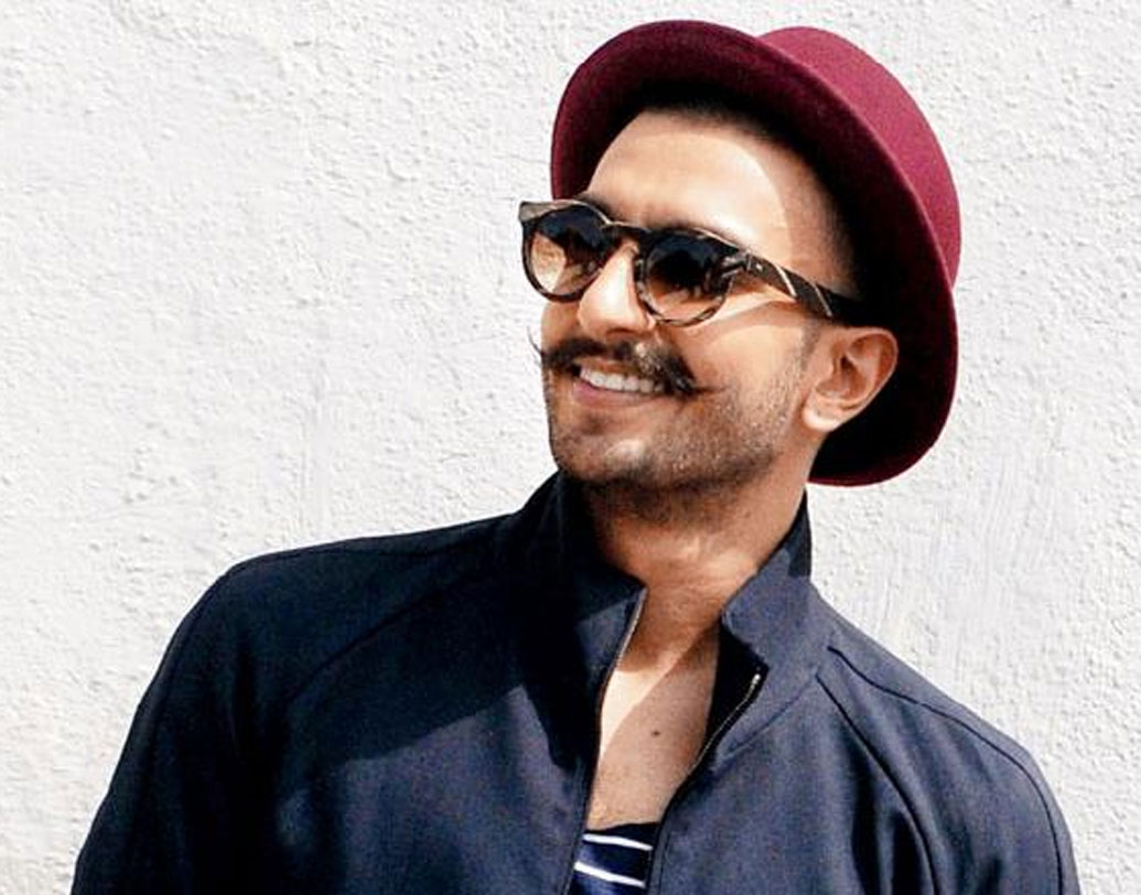 চার নম্বরে রয়েছেন রণবীর সিংহ। ‘সিম্বা’ অভিনেতার ব্র্যান্ড ভ্যালু প্রায় ৪৪৫ কোটি টাকা। অর্থাৎ নবদম্পতি দীপিকা ও রণবীরের ব্র্যান্ড ভ্যালু মেলালেও তা বিরাট কোহালিকে ছাপিয়ে যেতে পারেনি।