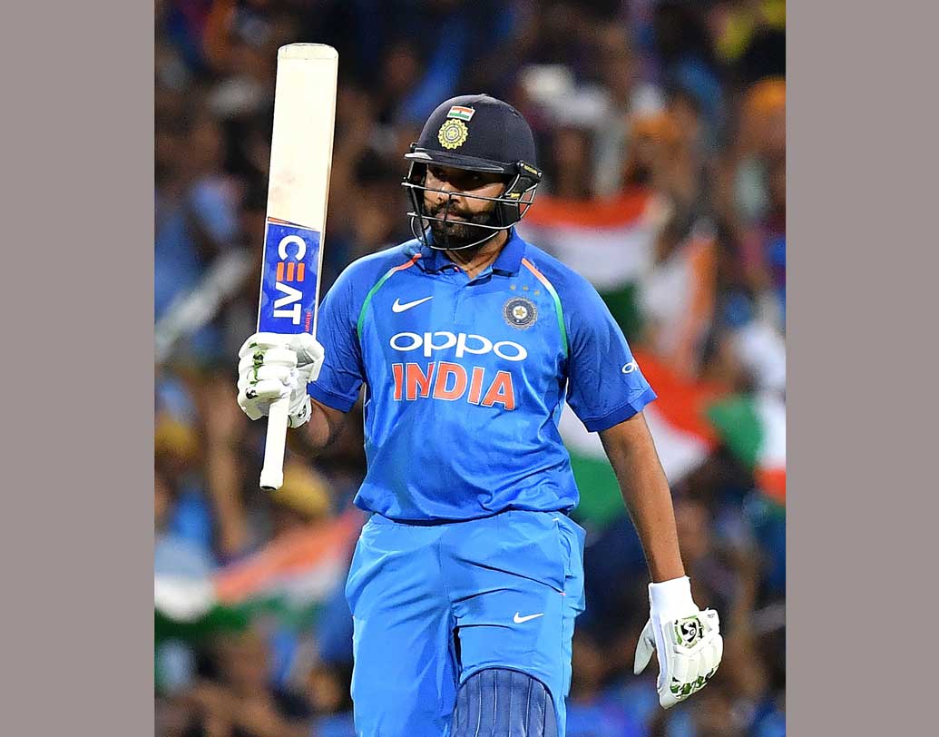 প্রথমে নামার কথা হিটম্যান রোহিত শর্মার। গত ম্যাচেই ১২৯ বলে ১৩৩ রান করেছিলেন ওই ওপেনার।