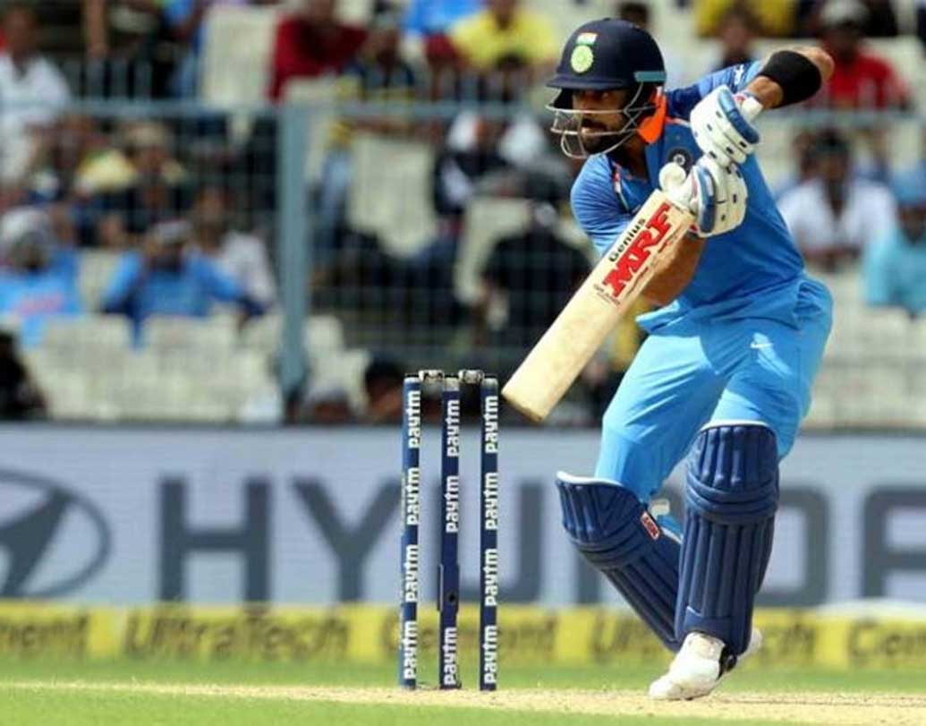 শনিবার অস্ট্রেলিয়ার স্থির করা ২৮৯ রান তাড়া করতে নেমে ভারতীয় ইনিংসের শুরুতেই বিপর্যয় ঘটে। মাত্র ৪ রানে পর পর শিখর ধওয়ন, বিরাট কোহালি এবং রায়ুডুর উইকেট হারায় ভারত। বিরাট করেন ৩ রান। সিরিজে ফিরতে রানমেশিনকে রানে ফিরতেই হবে।