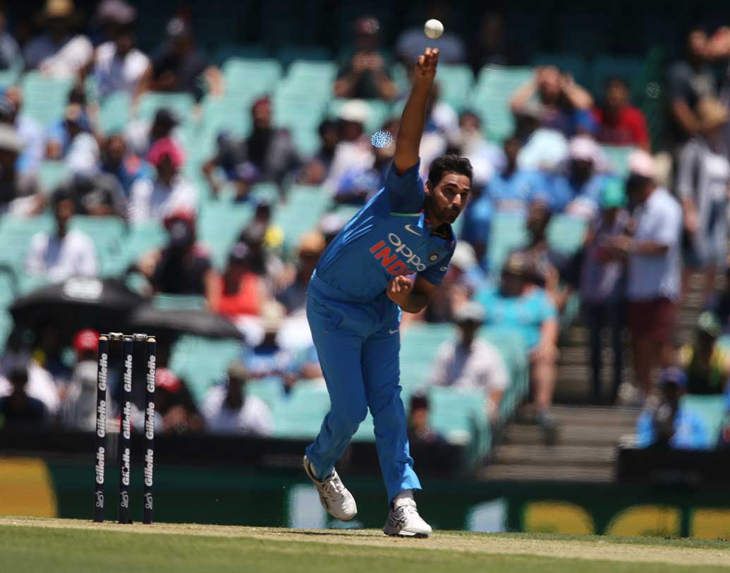 নবম স্থানে ভুবনেশ্বর কুমারের নামার কথা। গত ম্যাচে ২৩ রানে ২৯ করে অপরাজিত ছিলেন ভুবি। দু’টি উইকেটও পেয়েছেন মেরঠের ডানহাতি মিডিয়াম পেসার।