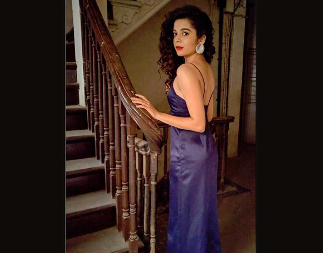 মিথিলা পালকার। বয়স ২৪। মরাঠী গান ‘হাই চল তুরু তুরু’ রীতিমতো ভাইরাল হওয়ায় মিথিলা হয়ে ওঠেন নয়া ওয়েব সেনসেশন।