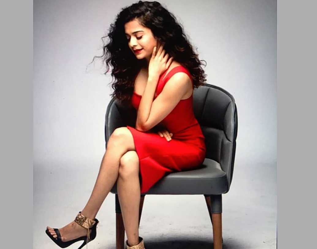 রক্ষণশীল মরাঠী পরিবারের মেয়ে মিথিলা। তাঁর বাড়ির লোকই চাইতেন মিথিলা অভিনয় করুন। তবে দাদু-ঠাকুমার একটু আপত্তি ছিল।