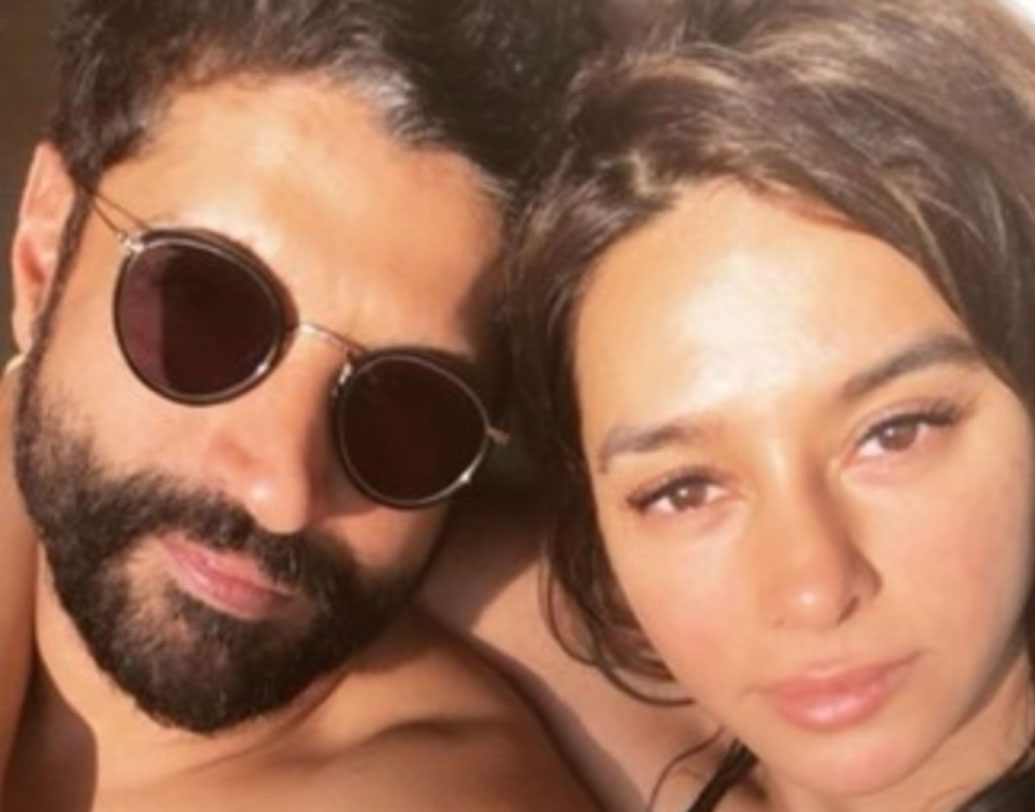 নিজেদের সম্পর্কের বিষয়ে কখনও মুখ খোলেননি ফারহান এবং শিবানী দু’জনেই।