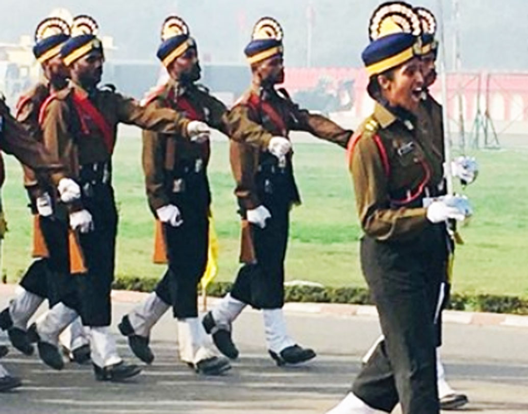 এমন খুশির খবর কানে আসা মাত্রই ভাবনা কস্তুরী খুশিতে আত্মহারা হয়ে বলেছিলেন, ‘‘দেশের ইতিহাসে এই প্রথম বার কোনও মহিলা অফিসার সেনা দিবসের প্যারডে নেতৃত্ব দেবেন। এর আগে কোনও মহিলা অফিসার সেনাদলের প্যারেডে নেতৃত্ব দেননি।’’