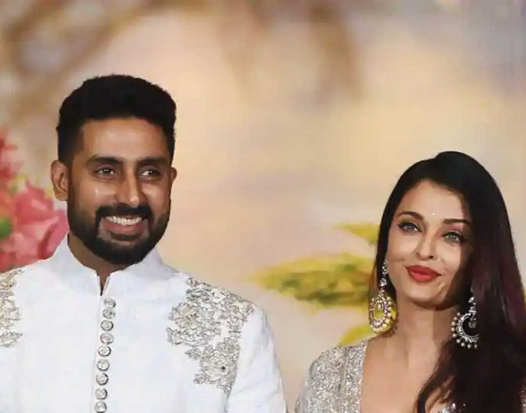 ঐশ্বর্যা রাই-অভিষেক বচ্চন: বলিউড অভিনেত্রীদের মধ্যে সবেচেয় বেশি পারিশ্রমিক যাঁরা পান, ঐশ্বর্যা তাঁদের অন্যতম। অজস্র ব্র্যান্ডের অ্যাম্বাসাডর ঐশ্বর্যা। পেয়েছেন দেশ-বিদেশের একাধিক সম্মান। ঐশ্বর্যার মোট সম্পত্তির পরিমাণ কিন্তু স্বামী অভিষেক বচ্চনের চেয়ে বেশি। বার্ষিক আয়ের ক্ষেত্রেও এগিয়ে অ্যাশই।