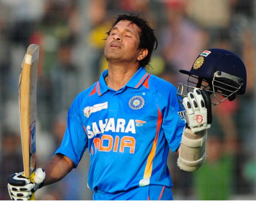 এক নম্বরে রয়েছেন সচিন। ৪৫২টি ইনিংসে ১৮৪২৬ রান করেছেন, সর্বোচ্চ রান ২০০। গড় ৪৪.৮৩, স্ট্রাইক রেট ৮৬.২৩, মোট সেঞ্চুরি ৪৯।