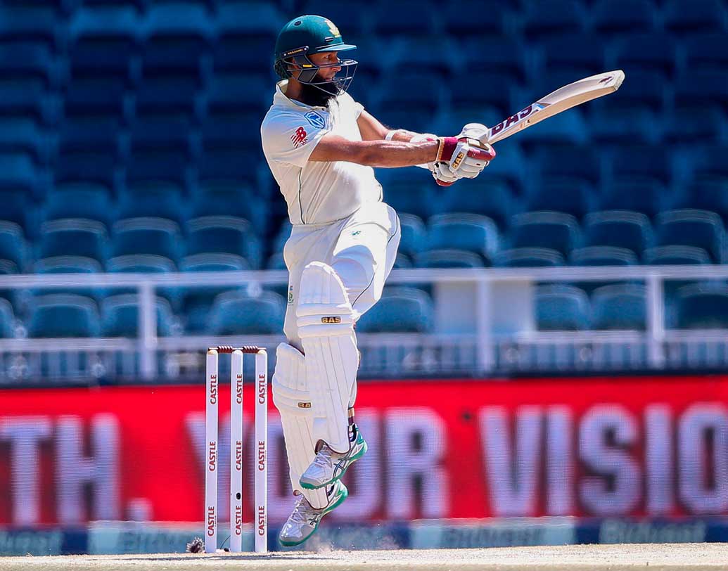 দক্ষিণ আফ্রিকার ক্রিকেটার হাশিম আমলা রয়েছেন পাঁচ নম্বরে। ১৬৬টি ইনিংসে মোট ৭৬৯৬ রান করেছেন আমলা, সর্বোচ্চ রান ১৫৯। গড় ৪৯.৬৫, স্ট্রাইক রেট ৮৯.৩০। তাঁর দখলে রয়েছে ২৬টি সেঞ্চুরি। হাশিম কিন্তু আন্তর্জাতিক ক্রিকেটে দিব্যি খেলছেন।