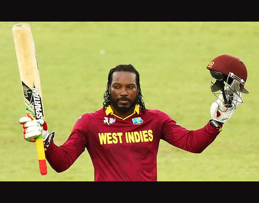 ওয়েস্ট ইন্ডিজের ক্রিকেট তারকা ক্রিস গেইল ২৭৯টি ইনিংসে মোট ৯৭৭৭ রান করেছেন, সর্বোচ্চ রান ২১৫। গড় ৩৭.১২, স্ট্রাইক রেট ৮৫.৮২। তাঁর দখলে রয়েছে ২৩টি সেঞ্চুরি। তিনিও আন্তর্জাতিক ক্রিকেটে খেলছেন এই মুহূর্তে।