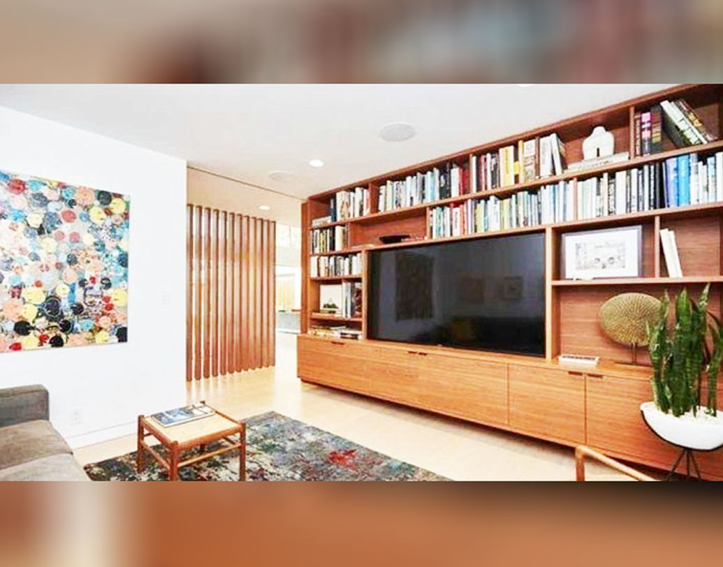 গত বছর ডিসেম্বরের শুরুতেই জোধপুরের উমেদ ভবনে গাঁটছড়া বাঁধেন নিক জোনাস এবং প্রিয়ঙ্কা চোপড়া। হিন্দু এবং খ্রিস্টান দু’রকম প্রথা মেনেই বিয়ে করেন তাঁরা।