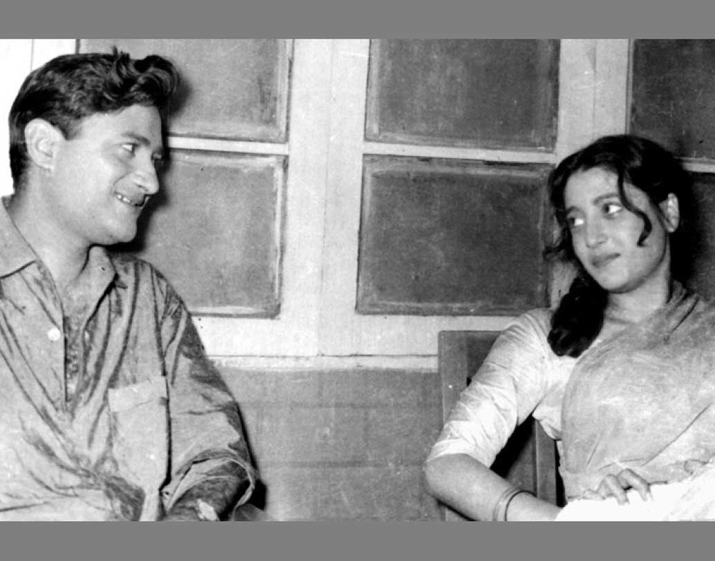 গুলজারের মতো পরিচালক থেকে মাধুরী দীক্ষিত, রানি মুখোপাধ্যায়ের মতো অভিনেত্রীদের কলমে তাঁর সম্পর্কে প্রশংসা উচ্চারিত হয়েছে। বন্ধু ছিলেন বলিউড অভিনেতা দেব আনন্দও। সুচিত্রা সেনকে ‘স্যর’ সম্বোধন করতেন গুলজার। ব্যক্তিত্ব মাহাত্ম্যে ব্যতিক্রম।