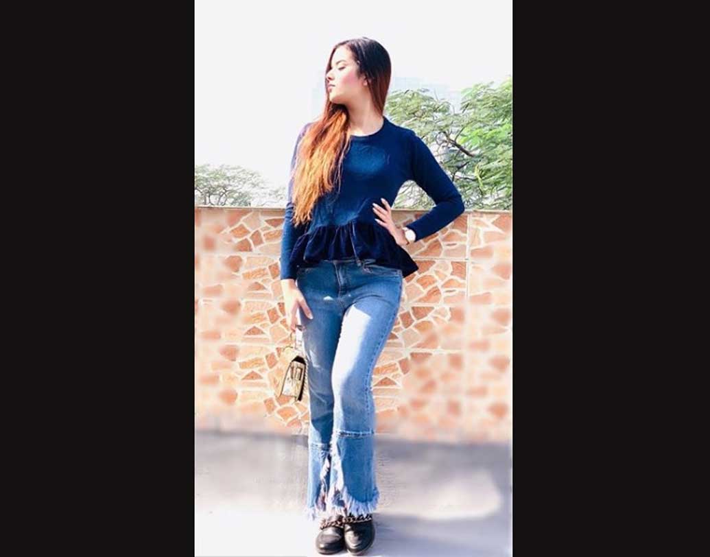 ঈশা এবং তার ‘বিশেষ মানুষ’-টির ছবিতে কমেন্ট করেছেন সুরেশ রায়না। যা থেকে আরও স্পষ্ট হয়েছে তাঁদের দু’জনের সম্পর্কের বিষয়।