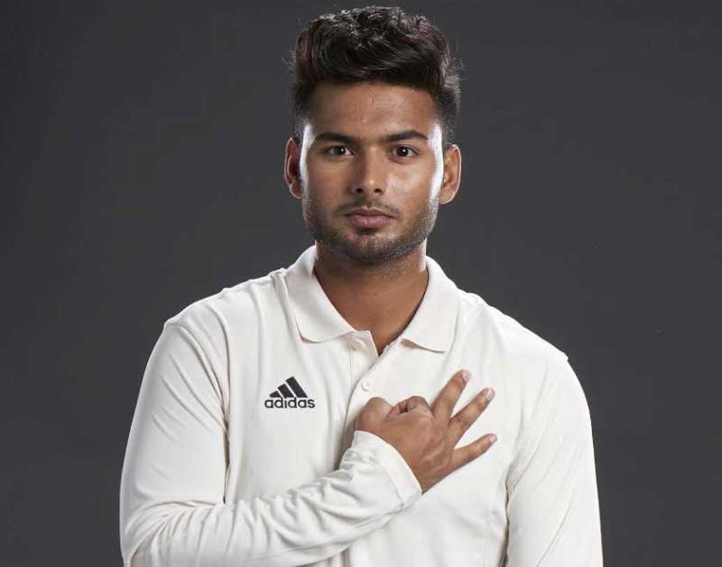 ঈশার প্রিয় জনের নাম ঋষভ পন্থ। চেতেশ্বর পূজারার পর অস্ট্রেলিয়ার সঙ্গে টেস্ট সিরিজে তিনিই সর্বোচ্চ রান করেছিলেন। চতুর্থ ভারতীয় উইকেটকিপার-ব্যাটসম্যান হিসাবে ১৫০ রানের ইনিংসও খেলেন ঋষভ।