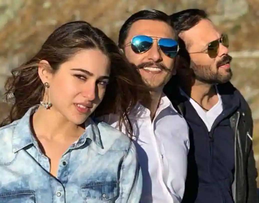 ‘সিম্বা’ ছবিটি রণবীরের কাঁধে ভর দিয়েই এগিয়েছে বলা যেতে পারে। সারার এটি দ্বিতীয় ছবি। রণবীরের সবচেয়ে সফল ‘সোলো মুভি’ এটিই, সেই হিসাবেও এটি রেকর্ড।